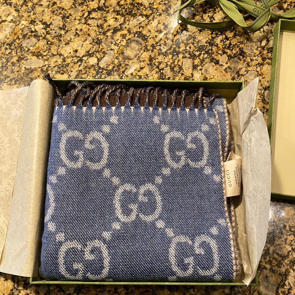 Men wool scarf with GG shadow